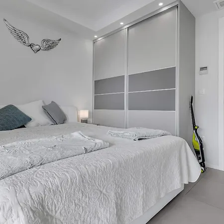 Todalmatia Seafront Apartmán